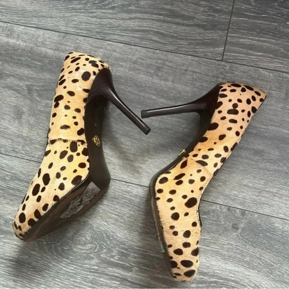 Tory Burch Women's Brown and Tan Courts - Picture 5 of 12